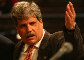 Dica ficará inelegível por oito anos e terá que devolver aos cofres públicos o que desviou….