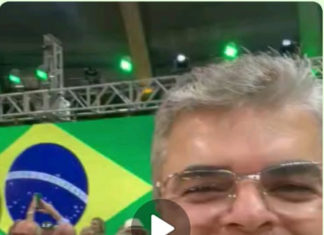 Bolsonaro lança sua candidatura em estádio lotado no Rio de Janeiro